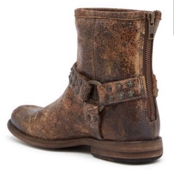 FRYE WOMEN'S PHILLIP STUDDED HARNESS BOOTS ROUND TOE Crackled Leather 9.5 Brown - Picture 2 of 15